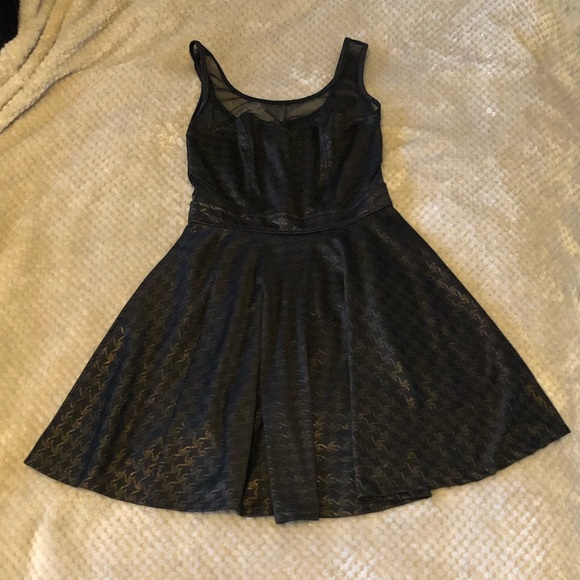 Houndstooth Sweetheart Sheer Dress - Picture 11 of 13